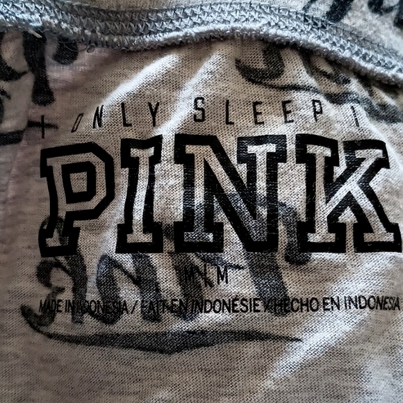 Shorts - Picture 3 of 3